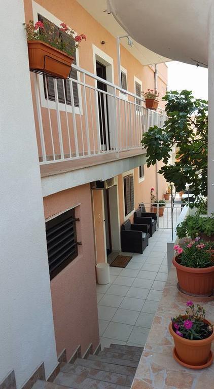 Apartments Alissa Hvar Town Exterior foto