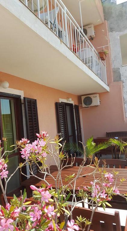 Apartments Alissa Hvar Town Exterior foto